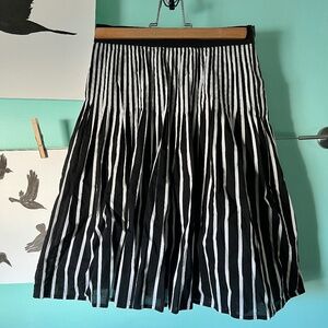 Anthro Maeve black and white striped skirt size 6